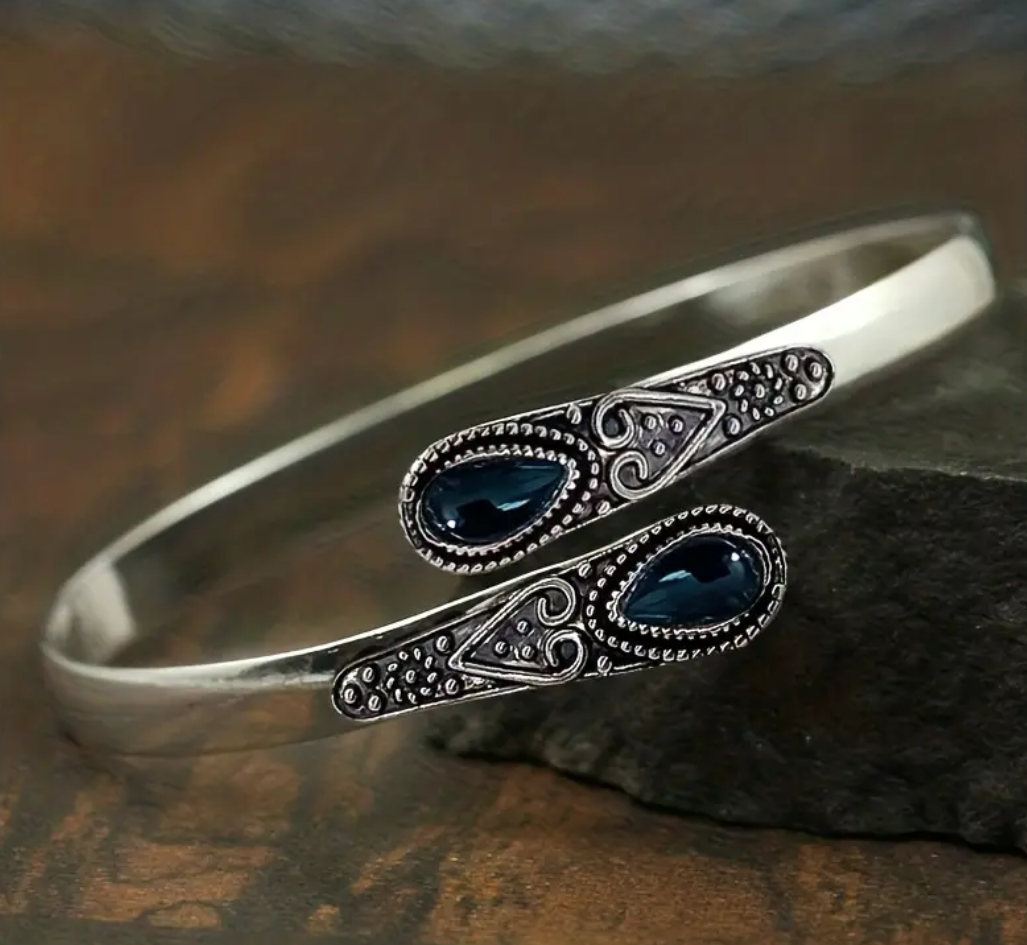 ✨ Trendy Silver Celestial Agate Bangle Bracelet – Retro Adjustable Healing Jewelry 🌙💙