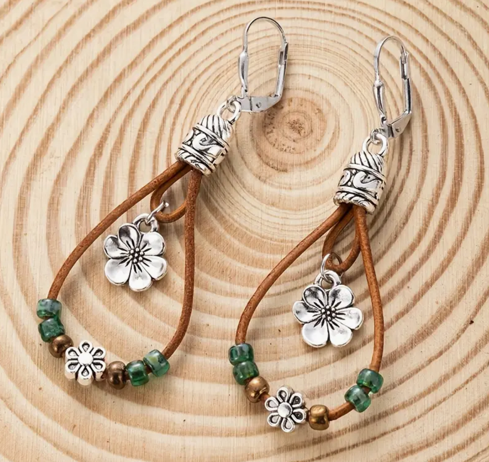 🌸 Boho Leather-Like Rope Flower Drop Earrings – A Touch of Nature & Elegance! ✨