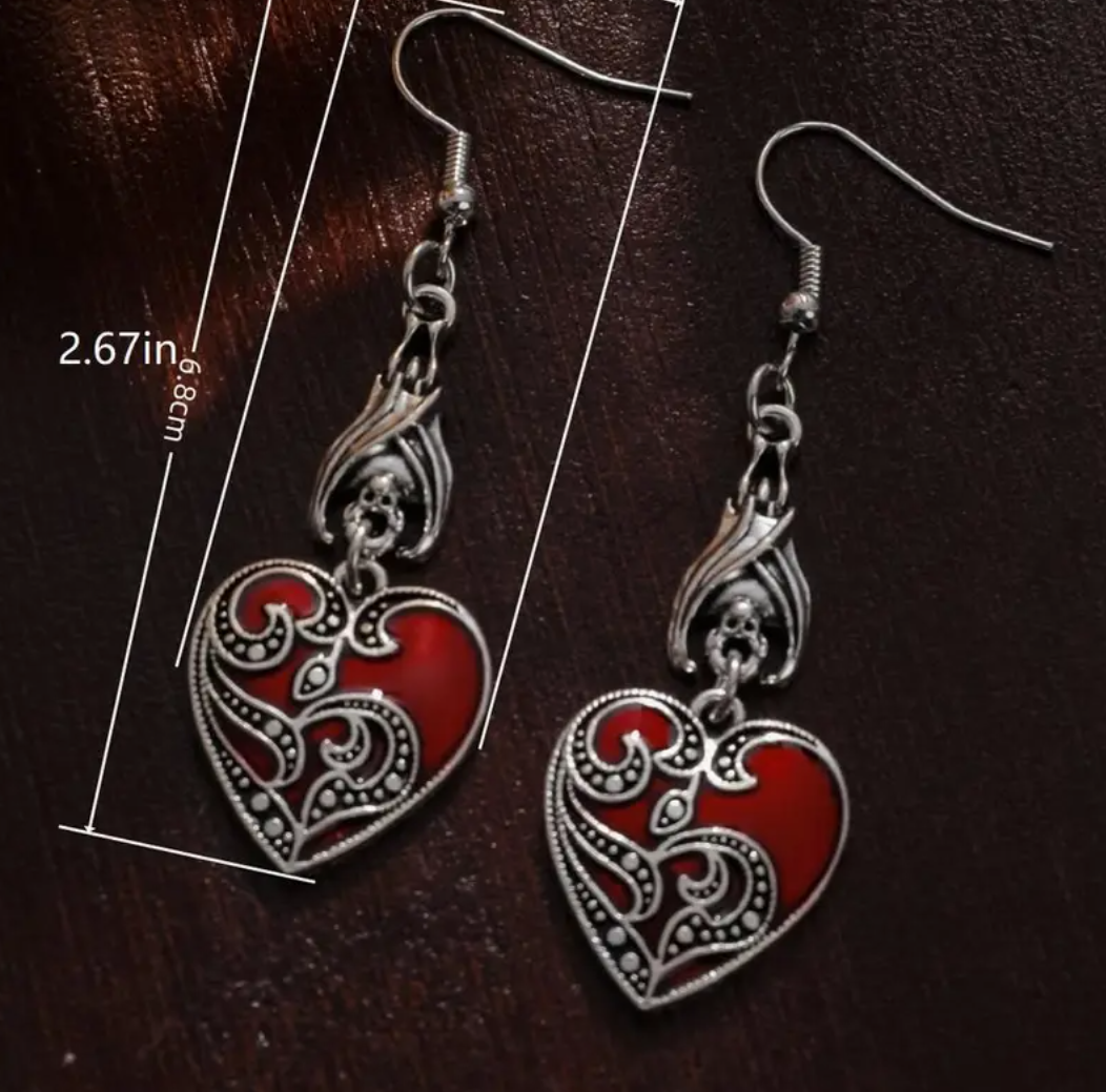 🖤❤️ Vintage Gothic Heart Dangle Earrings – Red &amp; Silver Toned ❤️🖤