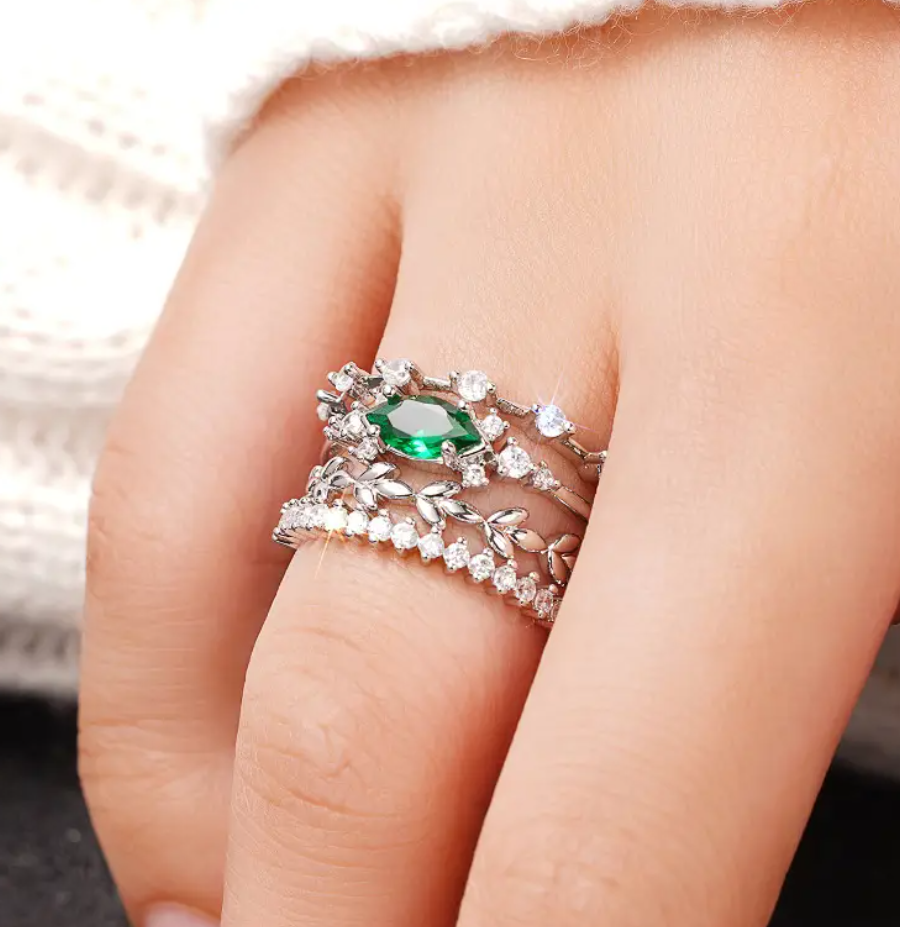 💚 4pcs Elegant Green Zirconia Silver Stacking Rings Emerald Irish St Patrick's Day💍✨