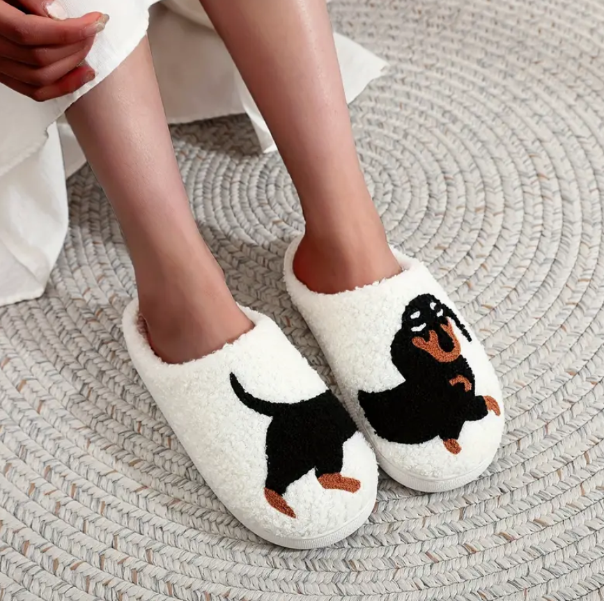 🐾 Cute Dachshund  Weiner Dog Plush Fleece Slippers – Cozy & Adorable! 🥿