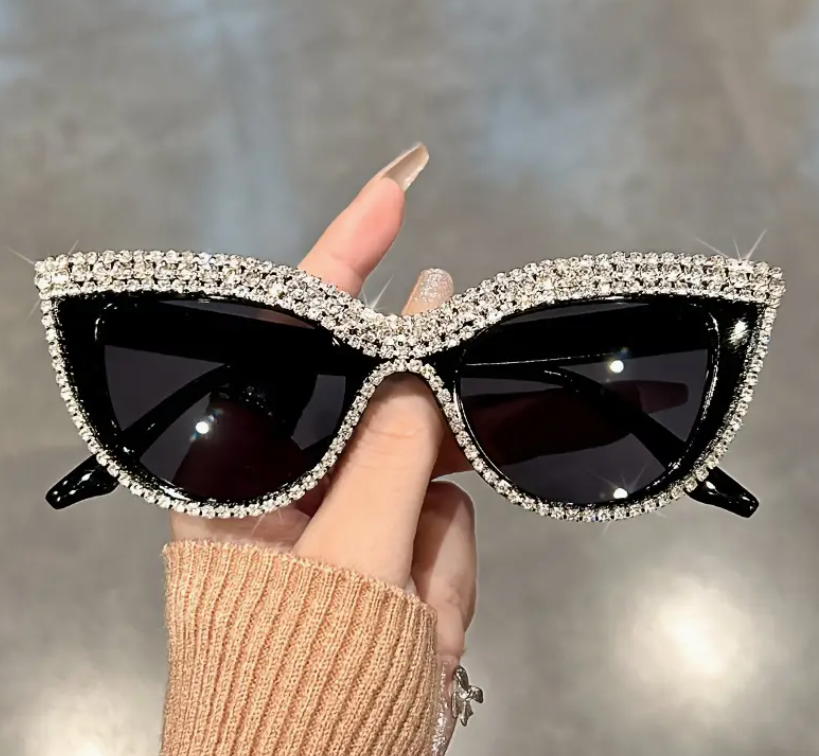 Vintage style cat eye sunglasses rhinestone bling White - Brand New